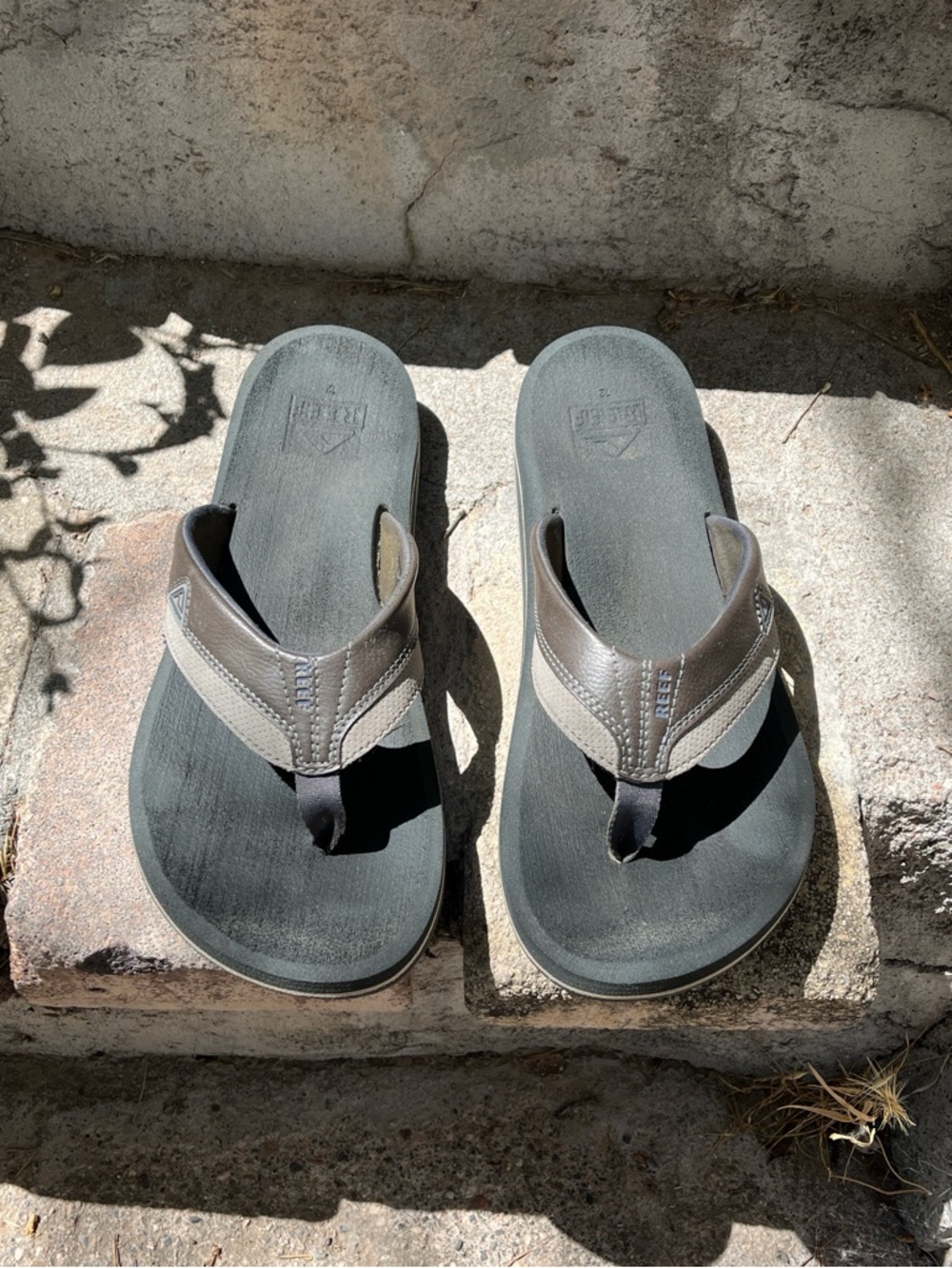 Reef Men's Flip Flops in Charcoal and Taupe 12
